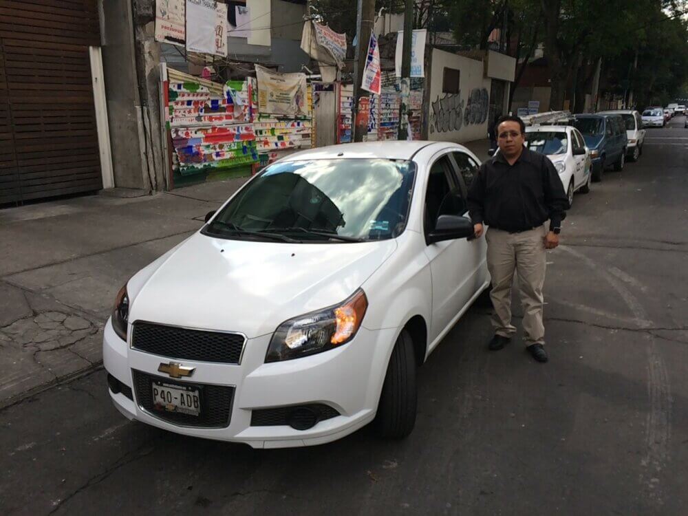 Señor Manuel und sein tadelloser Chevrolet.